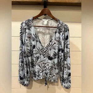 Venus Floral Cross Top- women’s medium